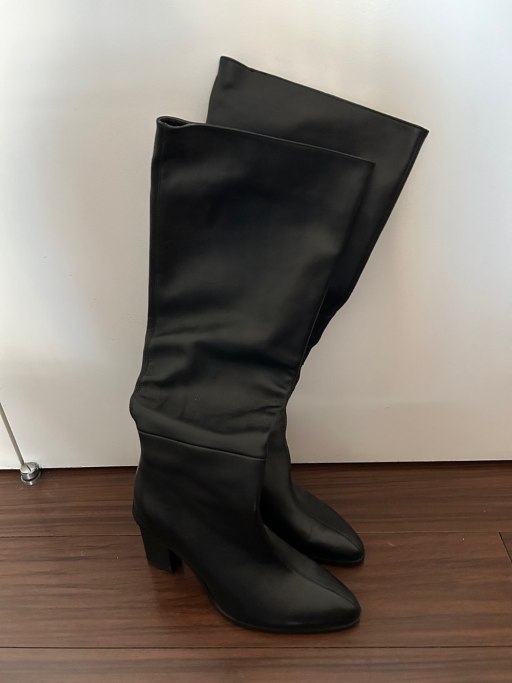 Zara Black Heeled Leather Boots - Picture 2 of 5